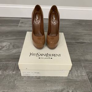Yves Saint Laurent Nude Platform Tribute Pump
